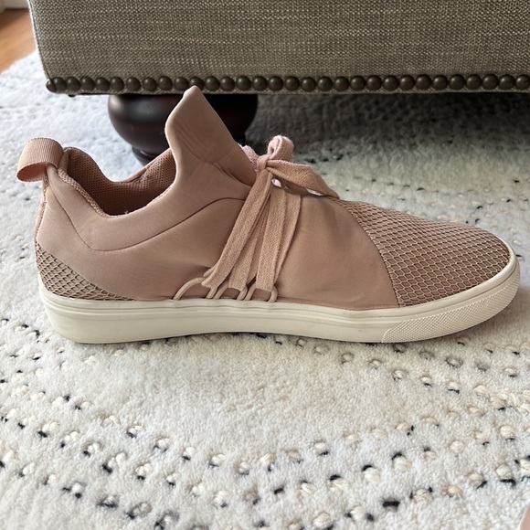 Steve Madden Lancer Sneakers - Picture 8 of 14